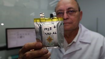 El litio representa una alternativa a futuro para construir baterías apropiadas para la electromovilidad. | Alma Paola Wong, Imagen