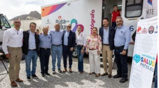 En la jornada pasada en Velardeña se brindaron 5,497 atenciones médicas, entre ellas servicios de optometría, consultas odontológicas y lentes gratuitos.